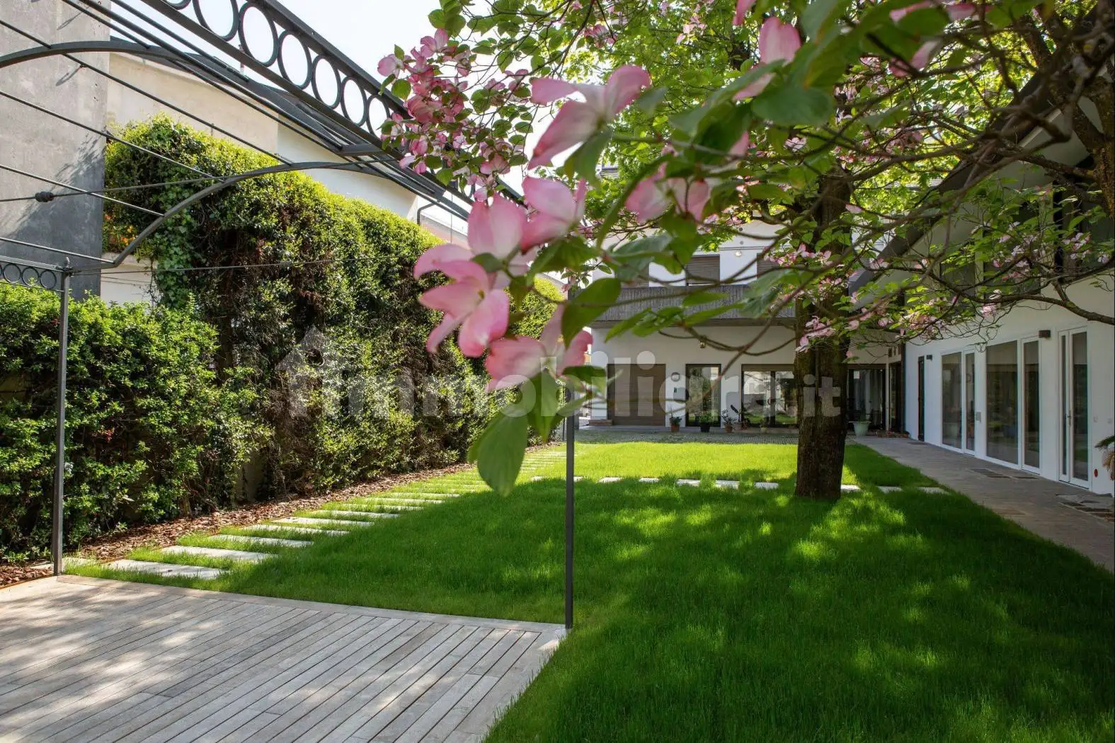 Quadrilocale via Ginevrina da Fossano 50, Semicentro, Cantù