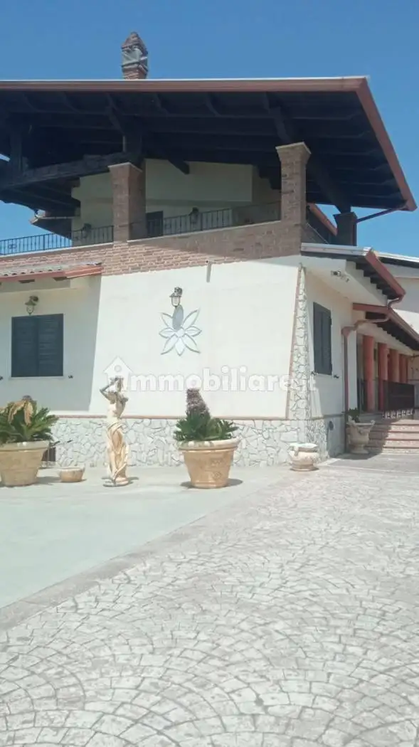 Villa bifamiliare via Potenza 7, Pinetamare, Castel Volturno - foto 3