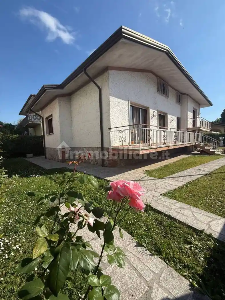 Villa in vendita a Pietrasanta