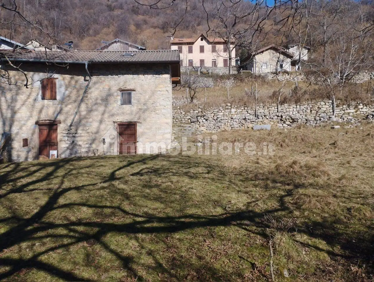 Rustico via Strada Cappella, Colonno
