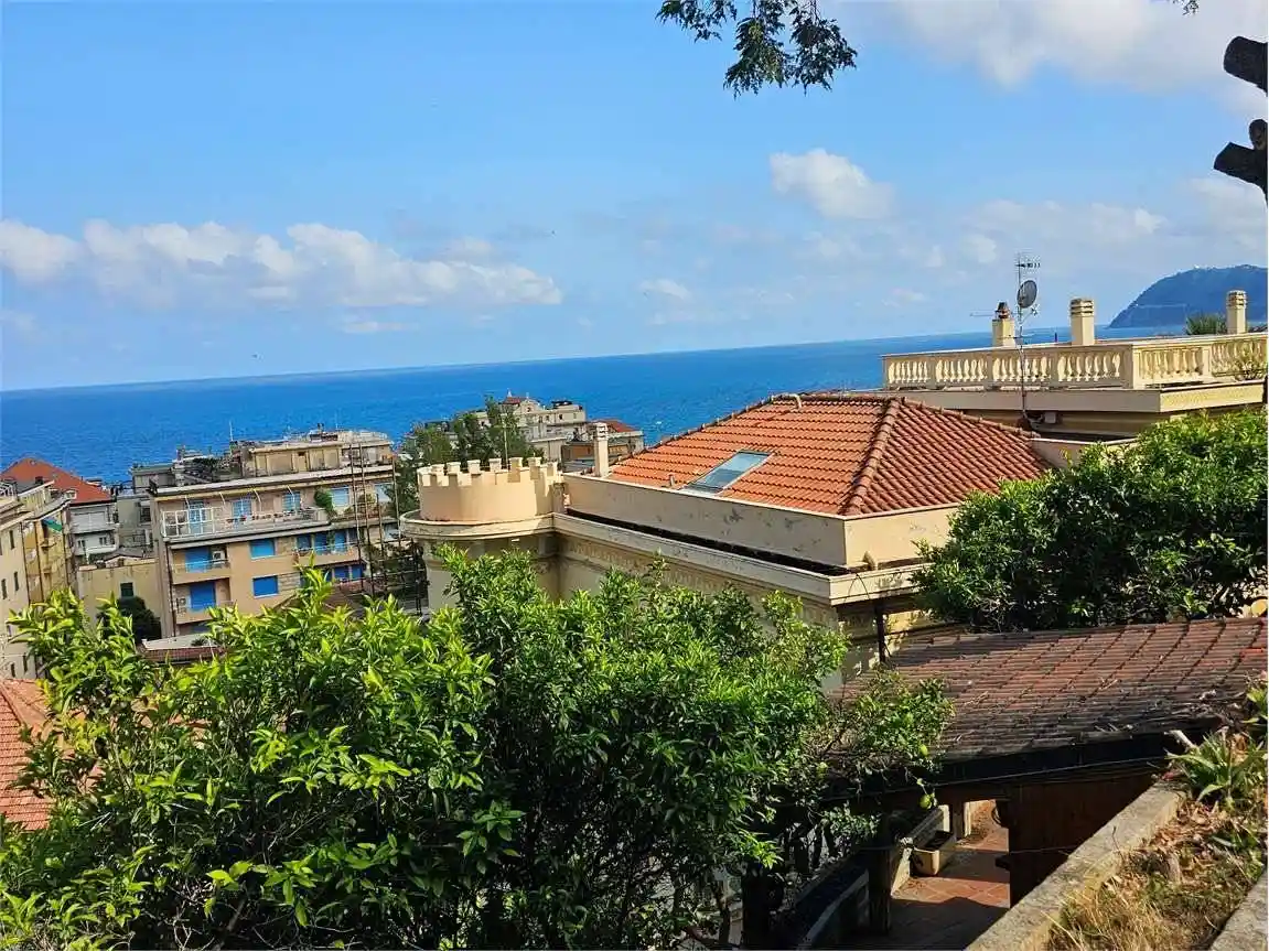 Villa in vendita a Alassio
