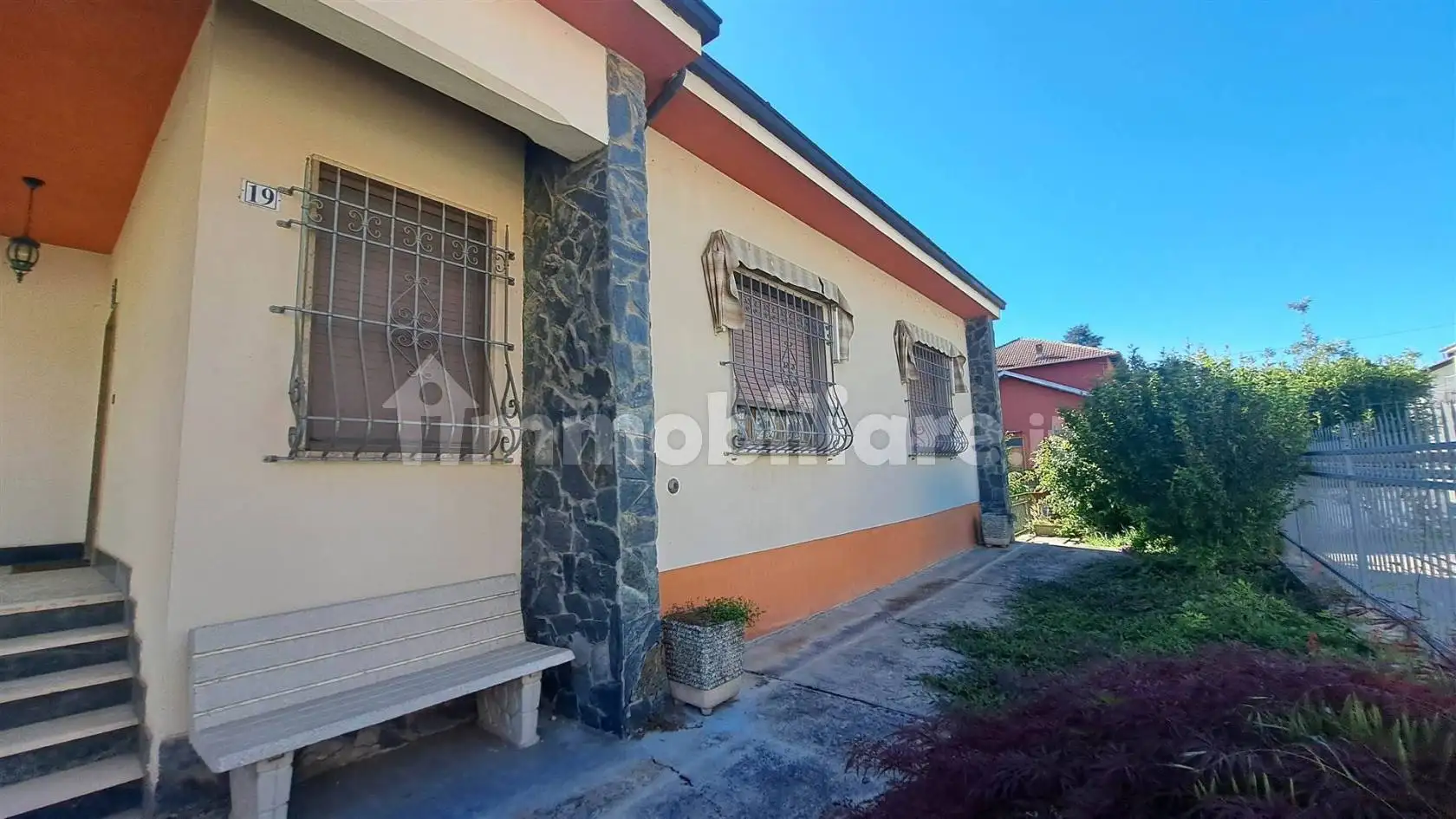 Casa indipendente in vendita a Ponti