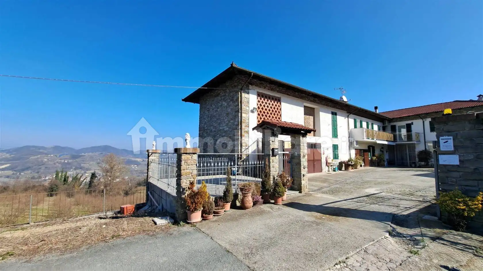 Casa indipendente in vendita a Monastero Bormida