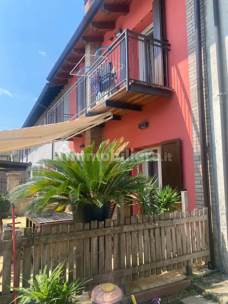 Villetta a schiera in vendita a Spessa