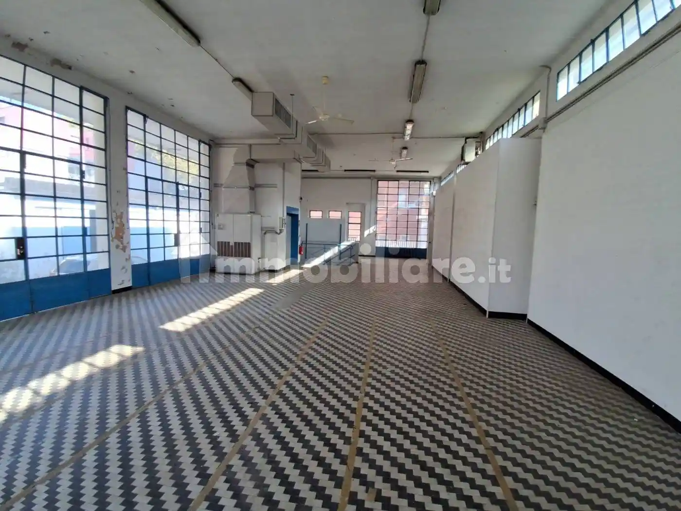 Palazzo - Edificio in vendita a Milano