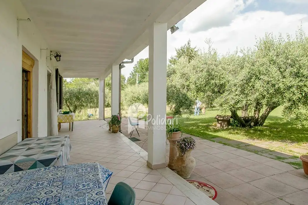Villa in vendita a Torrita Tiberina