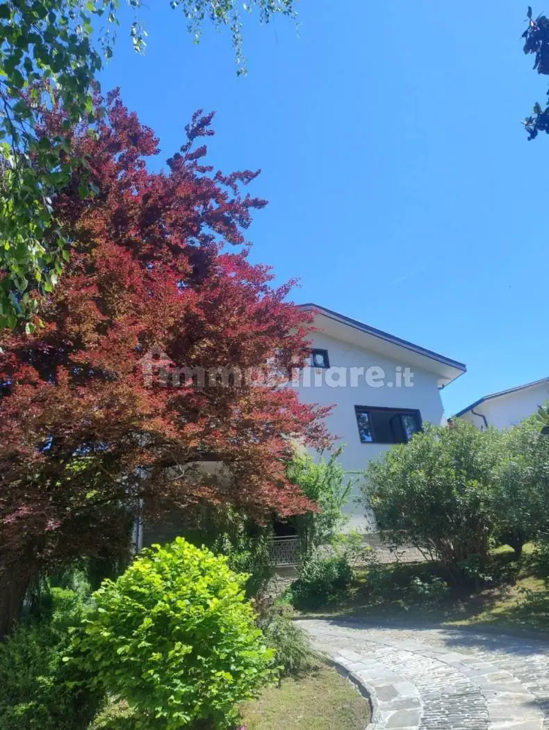 Villa in affitto a Varese
