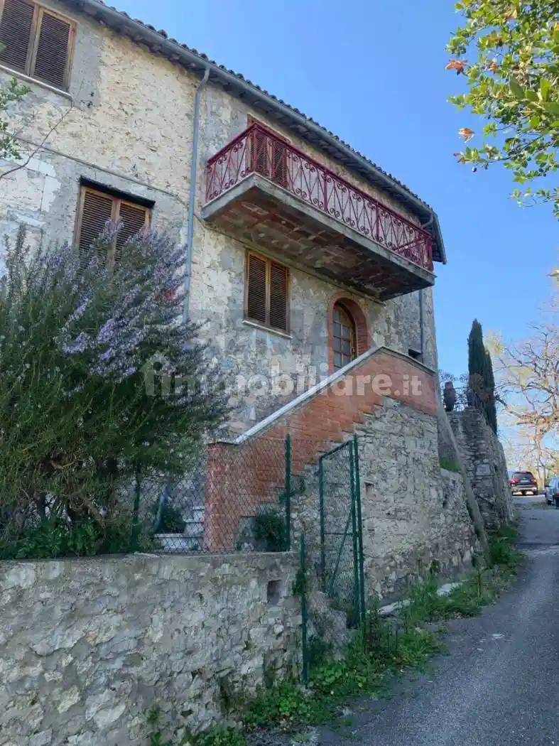 Casa indipendente in vendita a Rieti