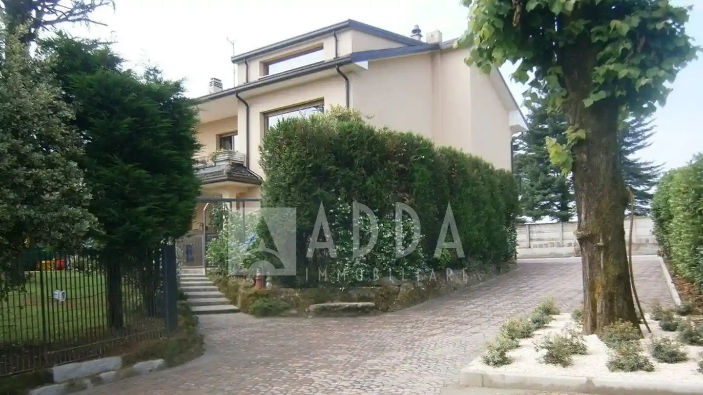 Villa in vendita a Casatenovo