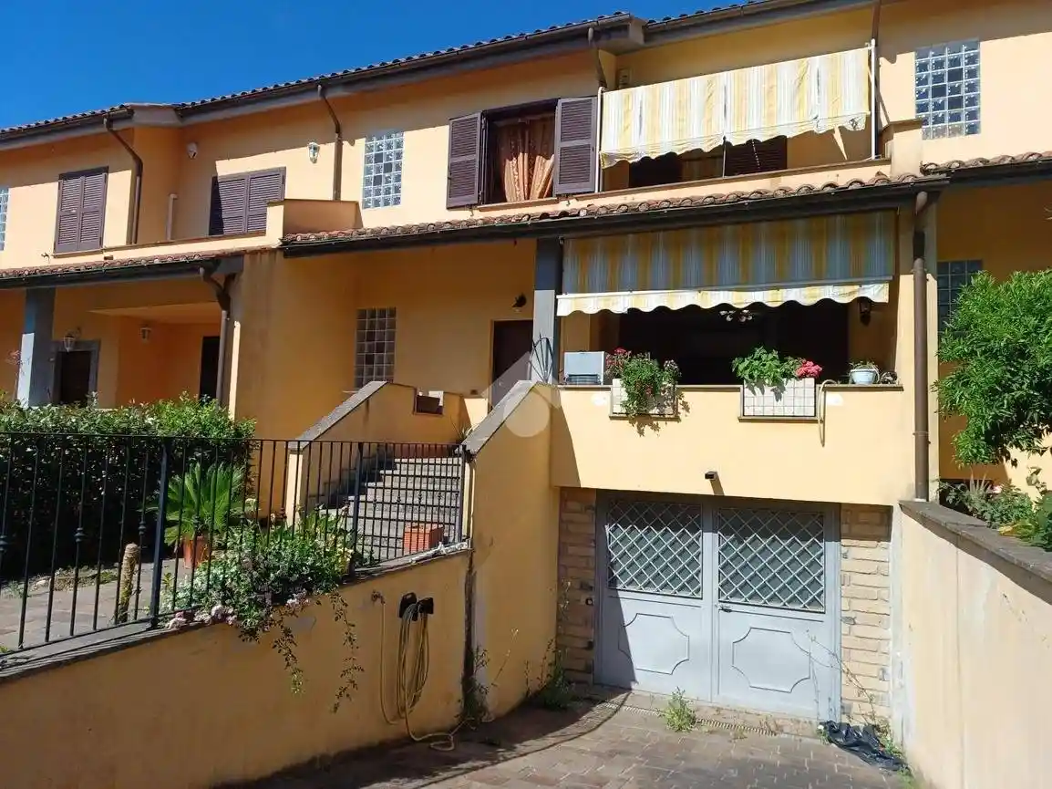 Villetta a schiera in vendita a Monterosi