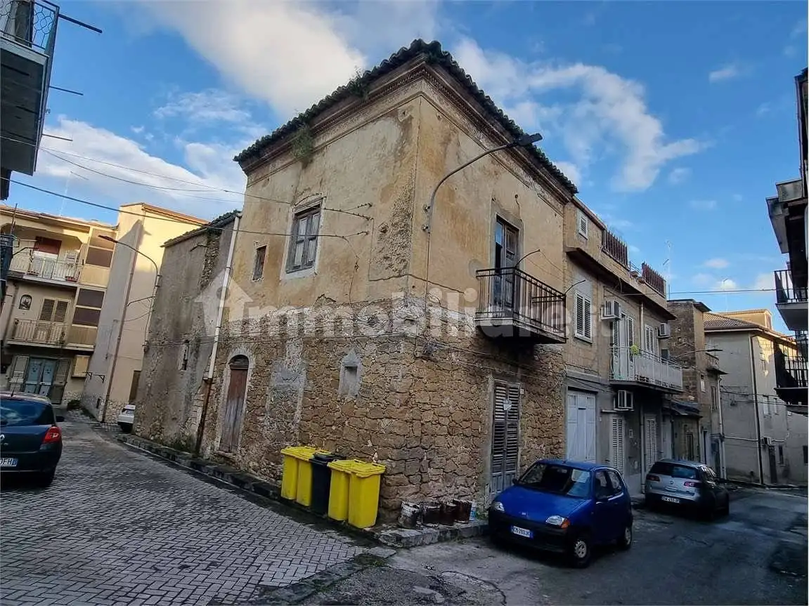 Terratetto unifamiliare 140 m², Delia - foto 3