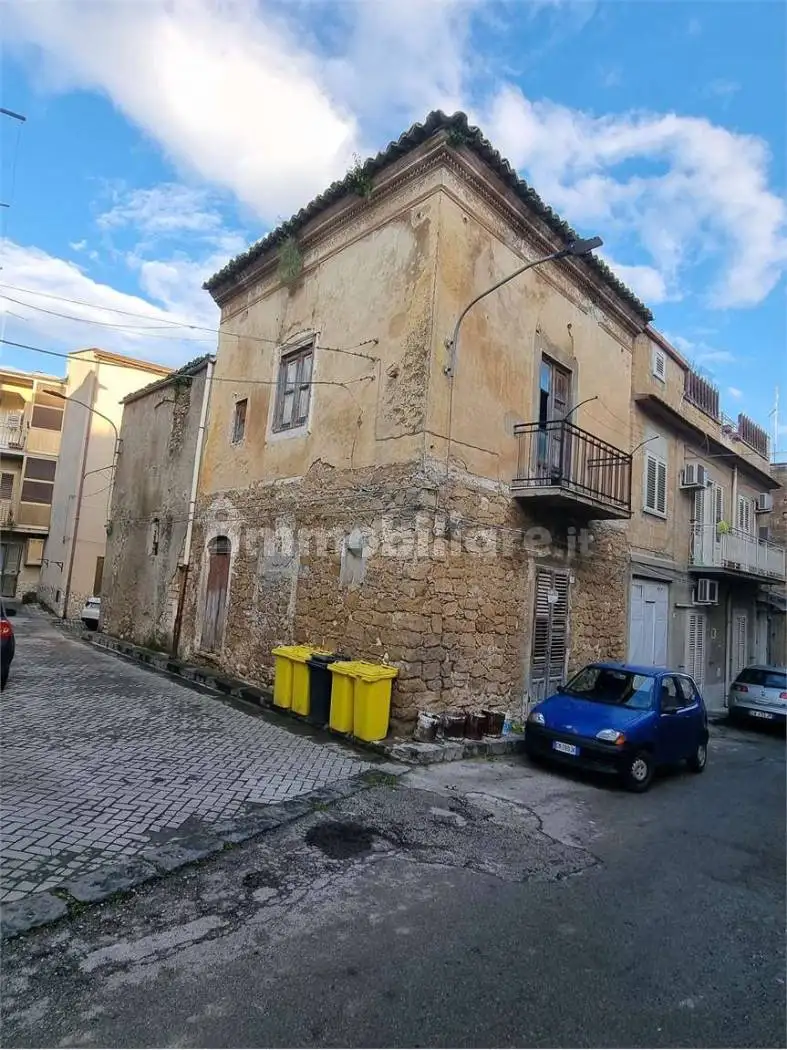 Terratetto unifamiliare 140 m², Delia - foto 4