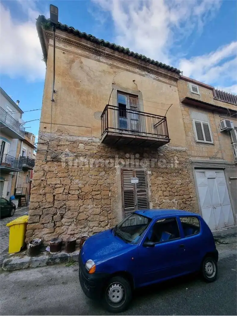 Terratetto unifamiliare 140 m², Delia - foto 5