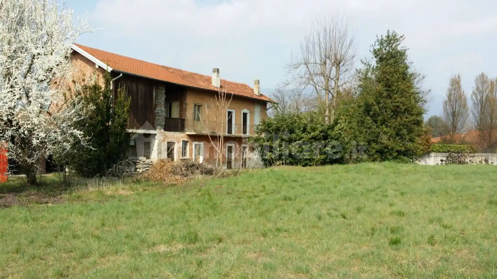 Rustico - Casale in vendita a Biandronno