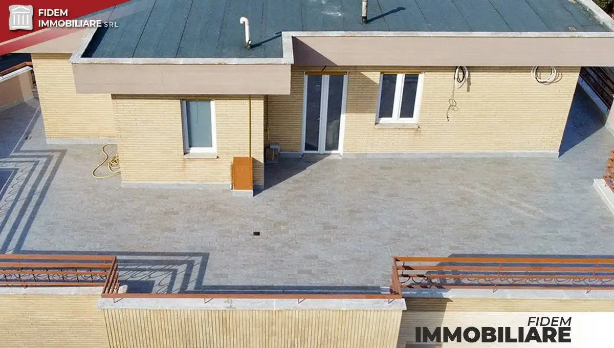 Attico in vendita a Roma