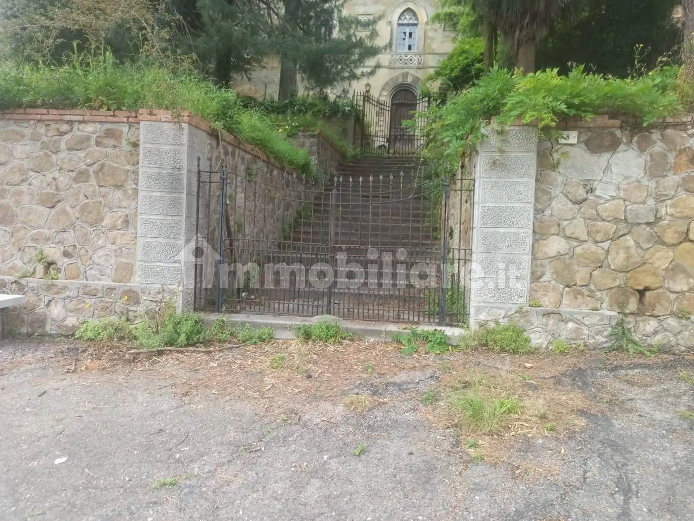 Palazzo - Edificio in vendita a Gualtieri Sicaminò