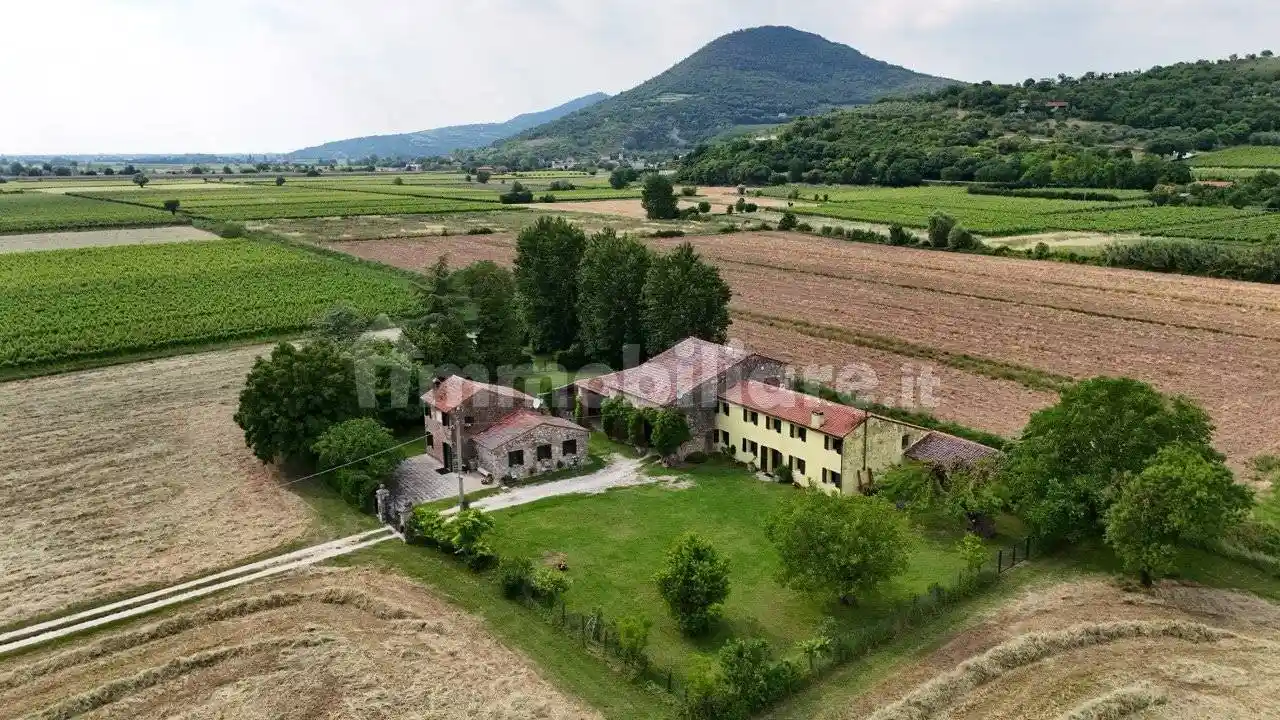 Rustico - Casale in vendita a Baone