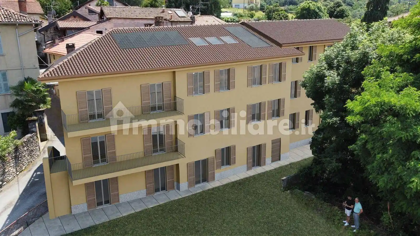 Palazzo - Edificio in vendita a Porto Valtravaglia