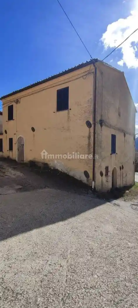 Villa in vendita a Fabriano