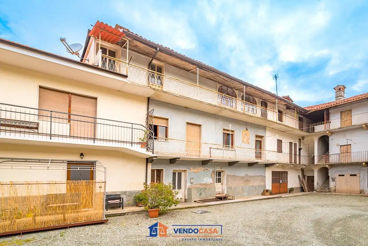 Palazzo - Edificio in vendita a Pagno