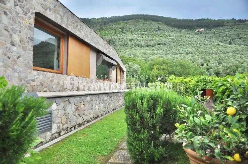 Villa in vendita a Buti