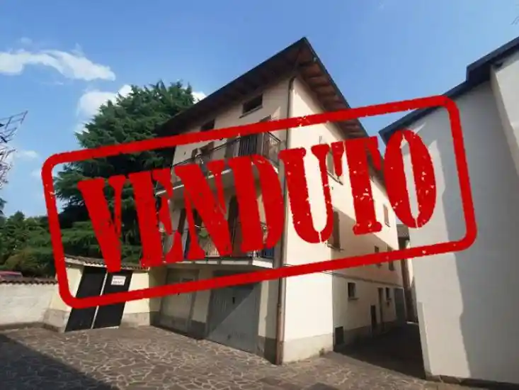Appartamento in vendita a Calcinate