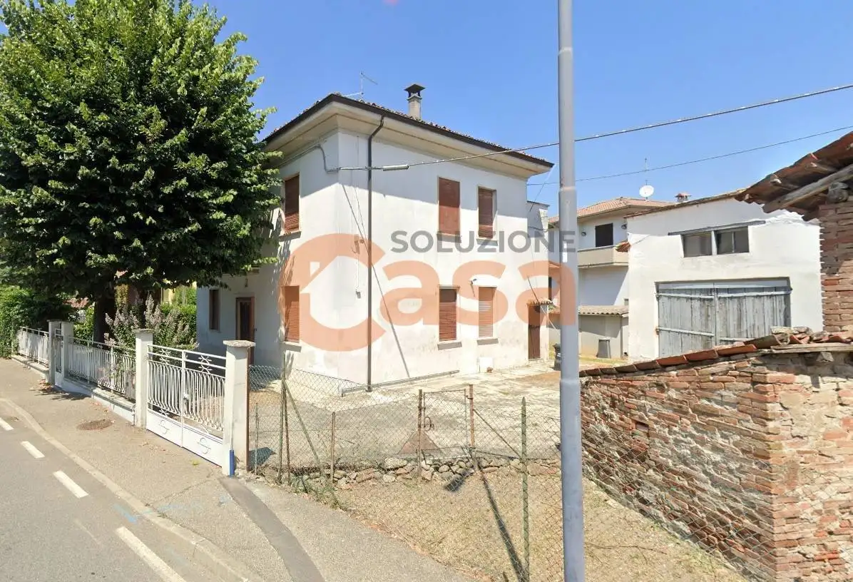 Casa indipendente in vendita a Piacenza