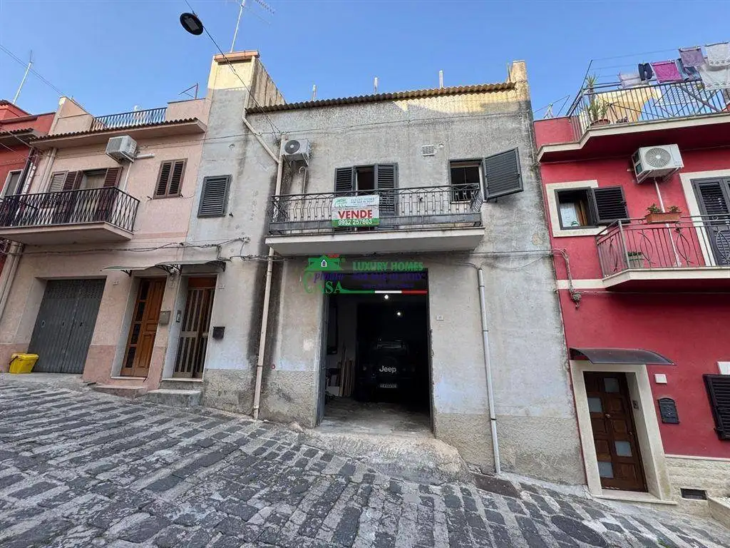 Casa indipendente in vendita a Giarratana