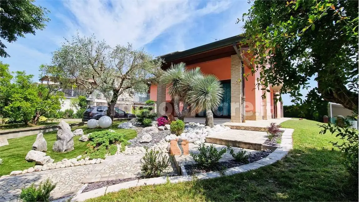 Villa in vendita a Ravenna