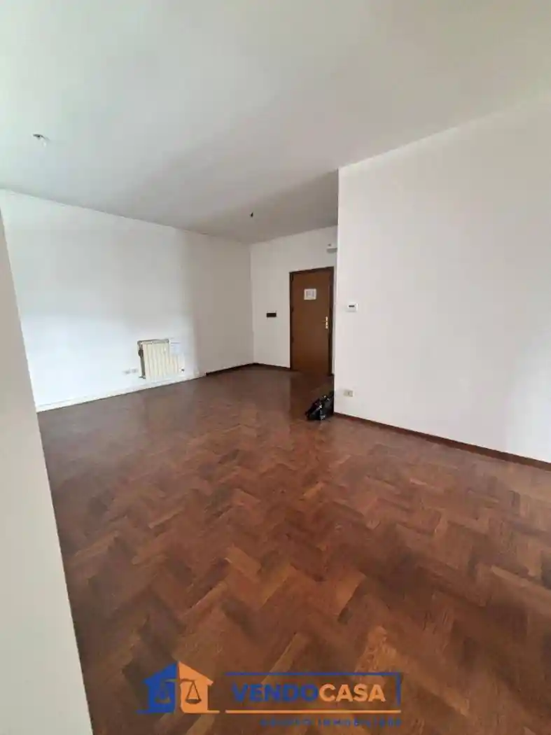 Appartamento viale della Repubblica 298, Repubblica, Prato - foto 2