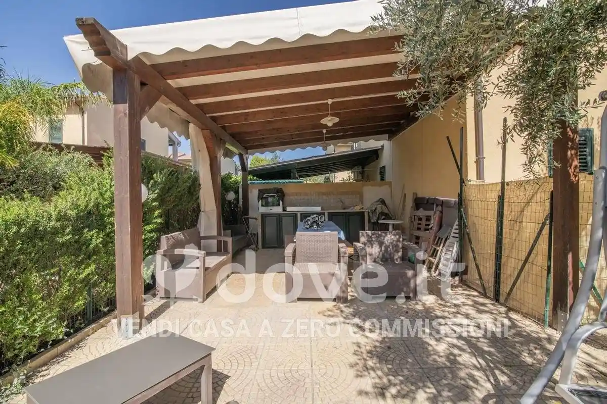 Villa in vendita a Campofelice di Roccella