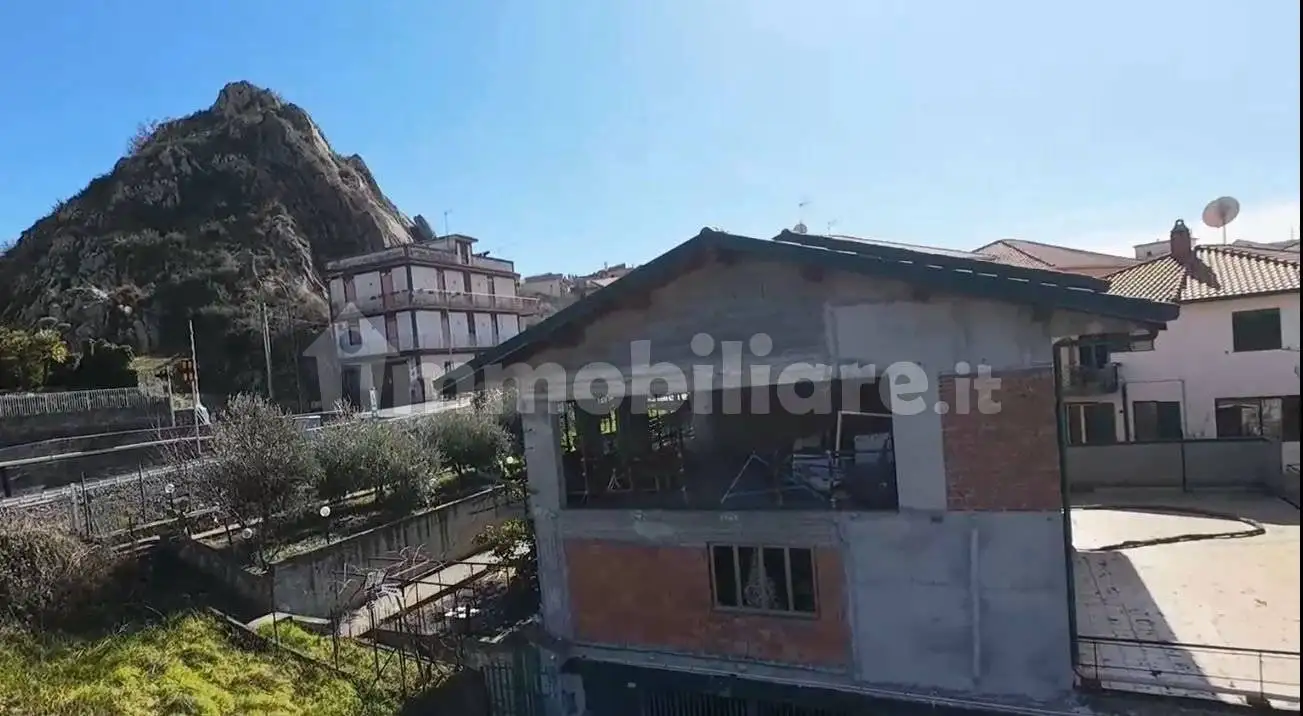 Villa in vendita a Maletto