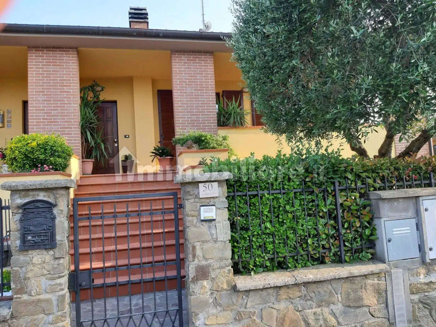 Casa indipendente in vendita a Arezzo