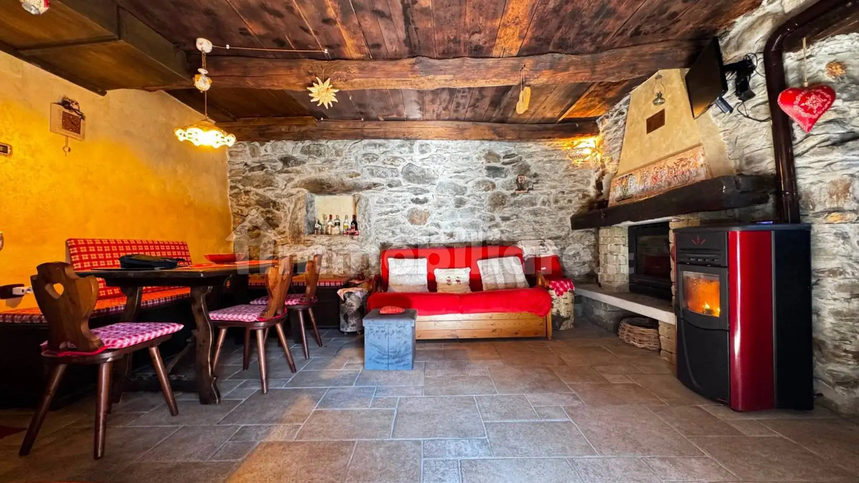 Casa indipendente in affitto a Borgomezzavalle