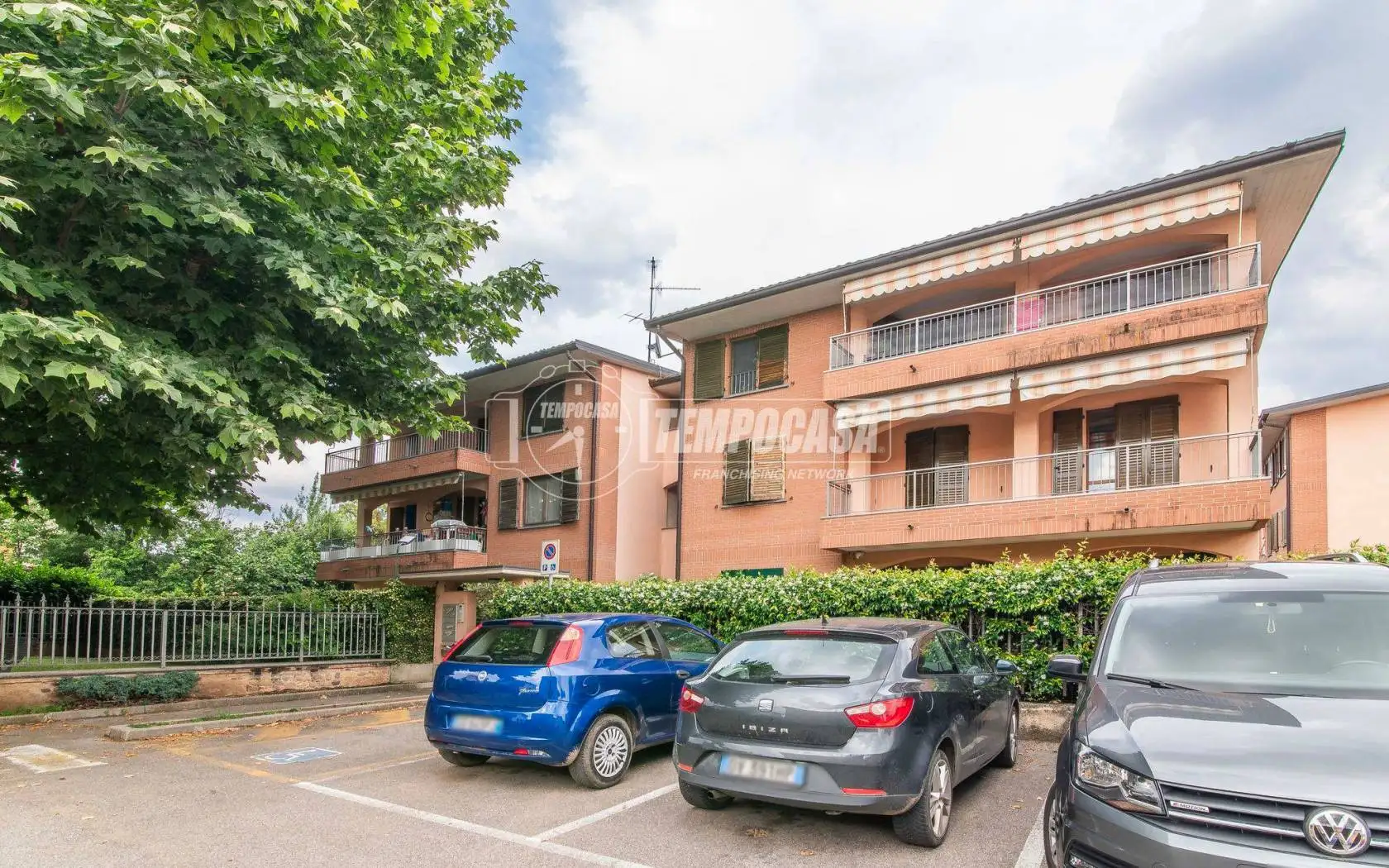 Appartamento in vendita a Locate Varesino