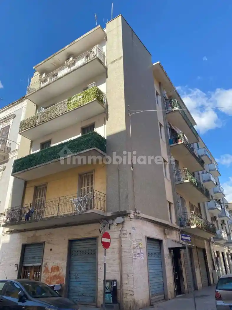 Palazzo - Edificio in vendita a Bari
