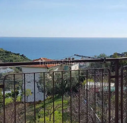 Appartamento in vendita a Pompeiana