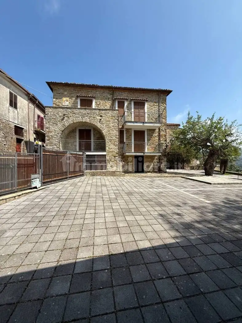 Villa in vendita a Laureana Cilento