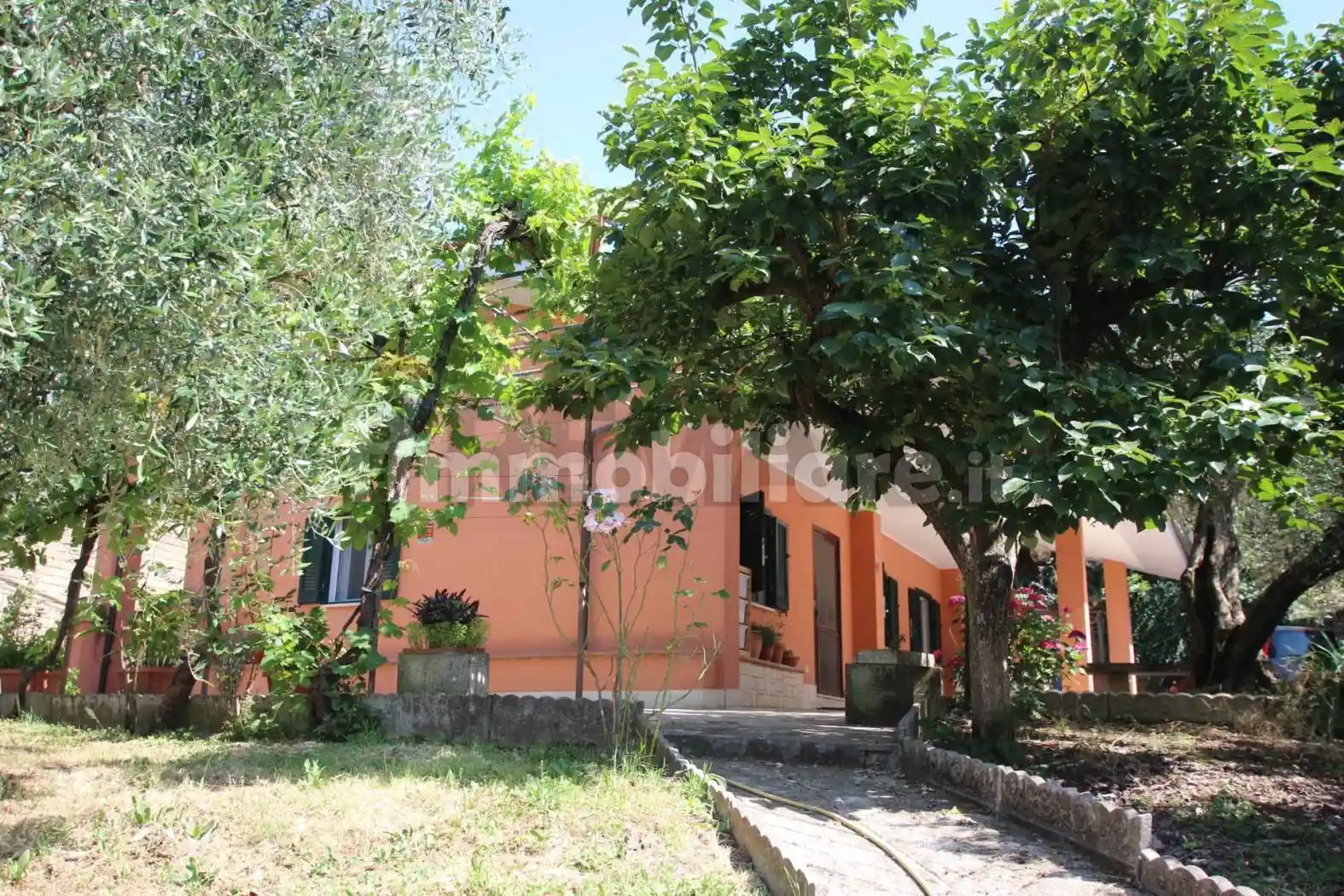 Villa in vendita a Fara in Sabina