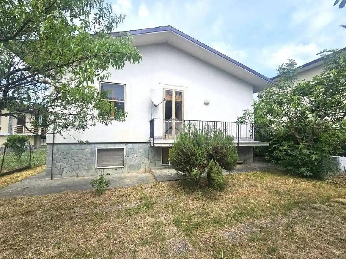 Villa in vendita a Godiasco Salice Terme