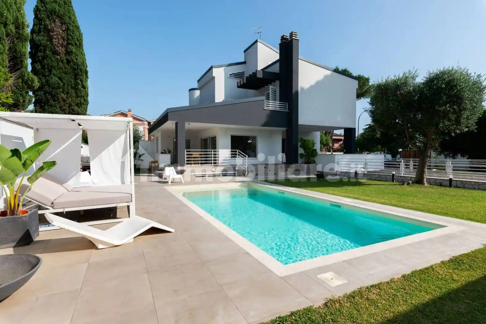 Villa bifamiliare via Lisippo 61, Axa, Roma - foto 2