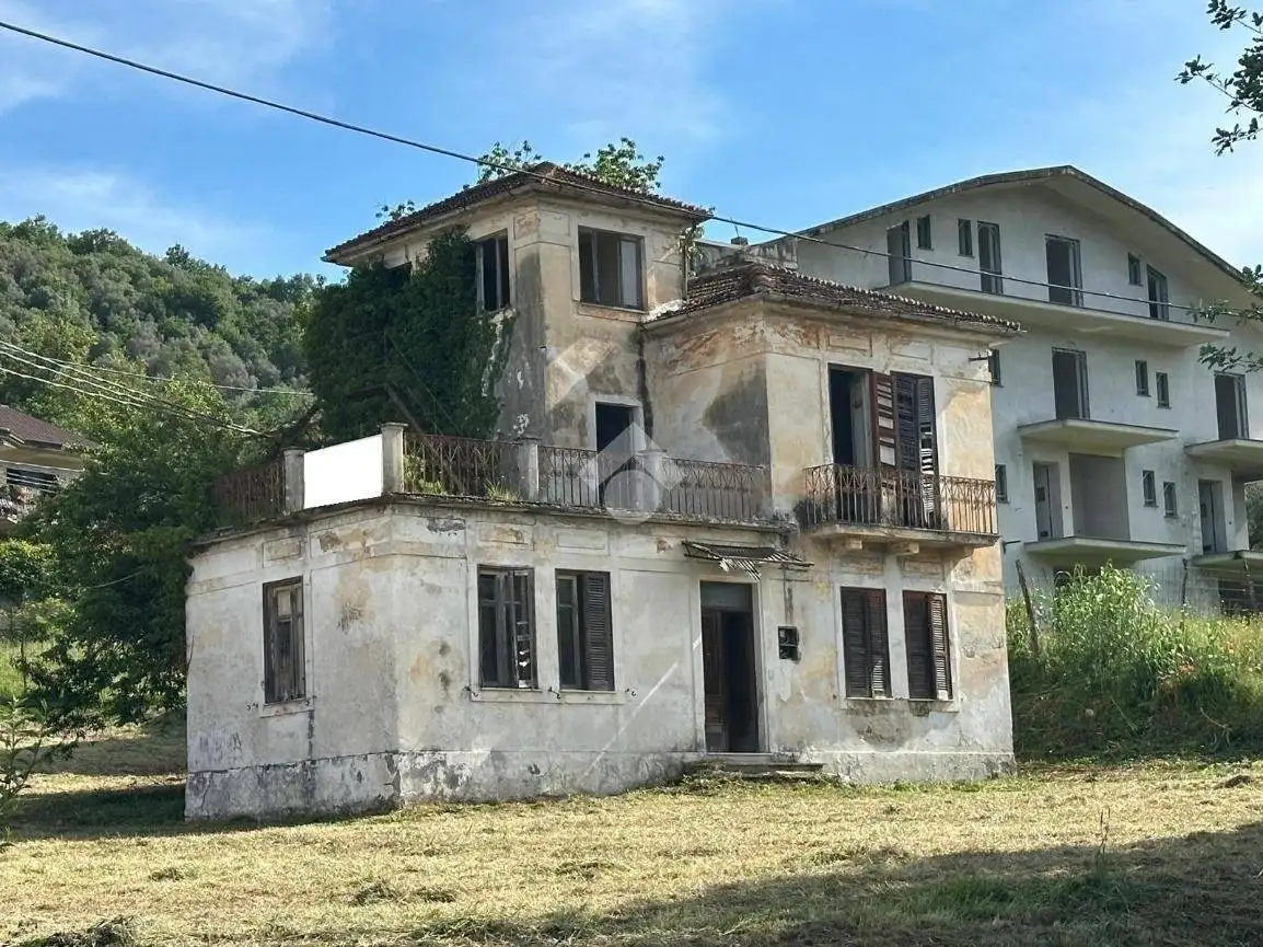 Rustico - Casale in vendita a Broccostella