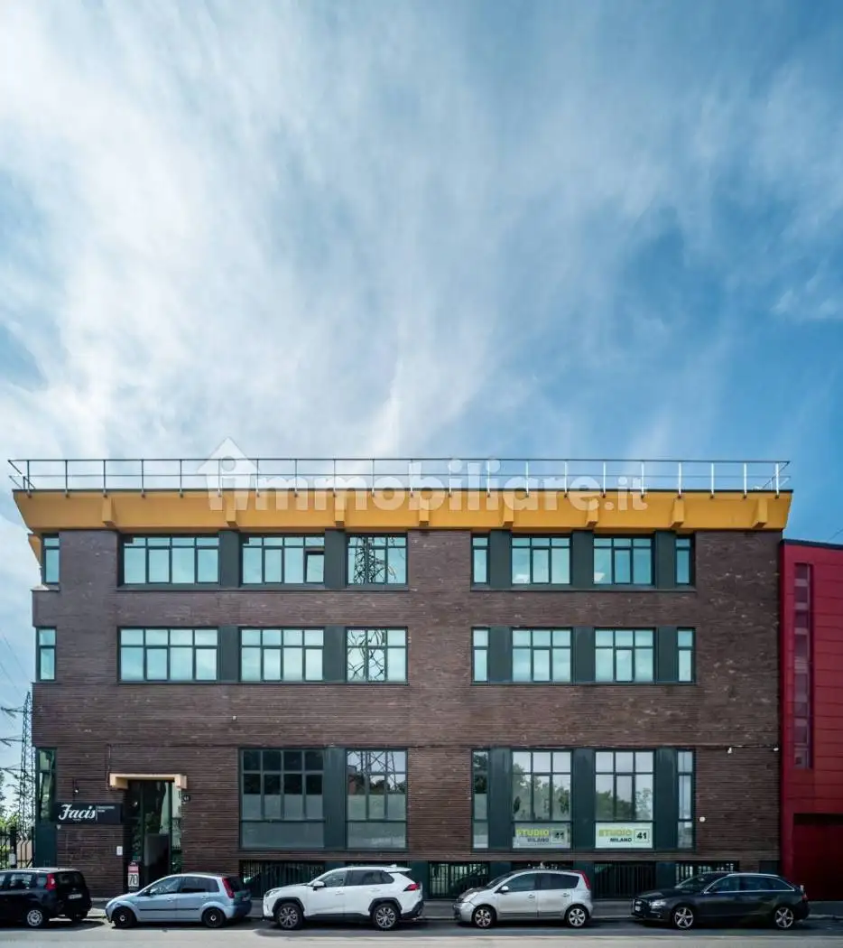 Building in vendita a Milan