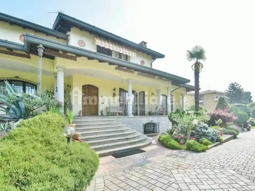 Villa in vendita a Fino Mornasco