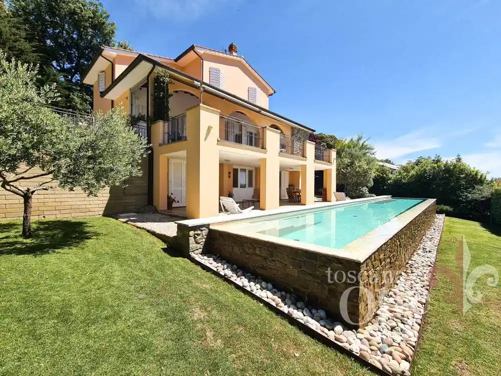 Villa in vendita a Riparbella