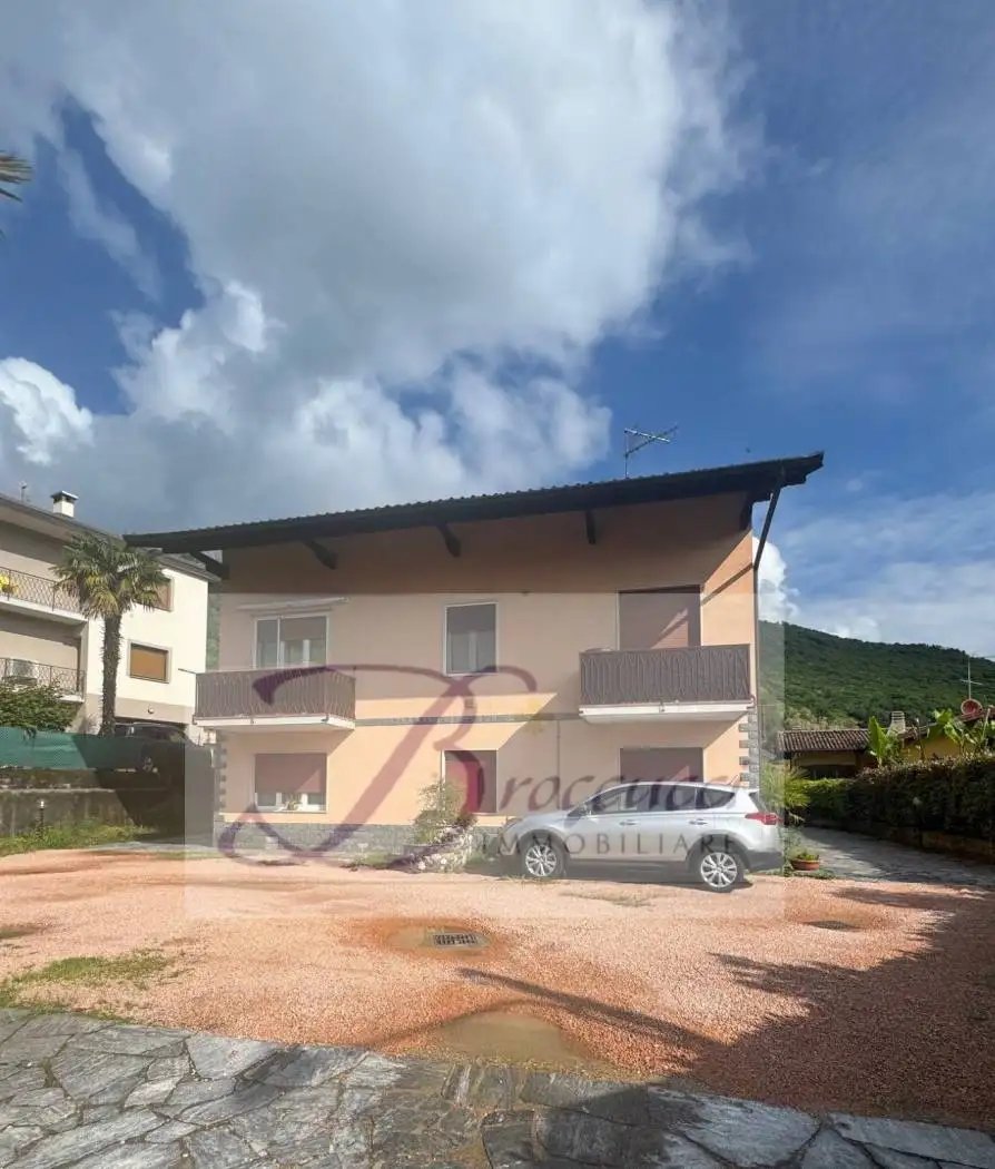 Appartamento in vendita a Bisuschio