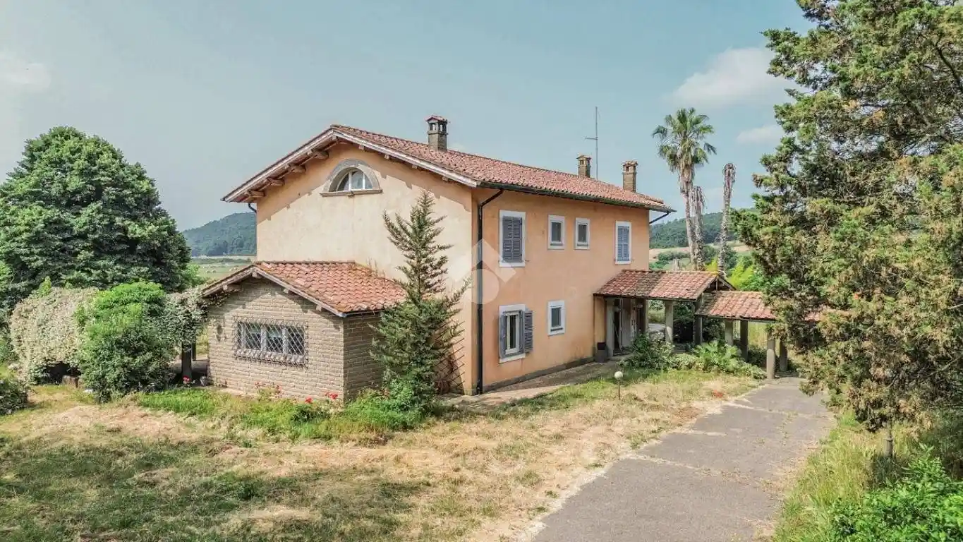 Villa in vendita a Bracciano