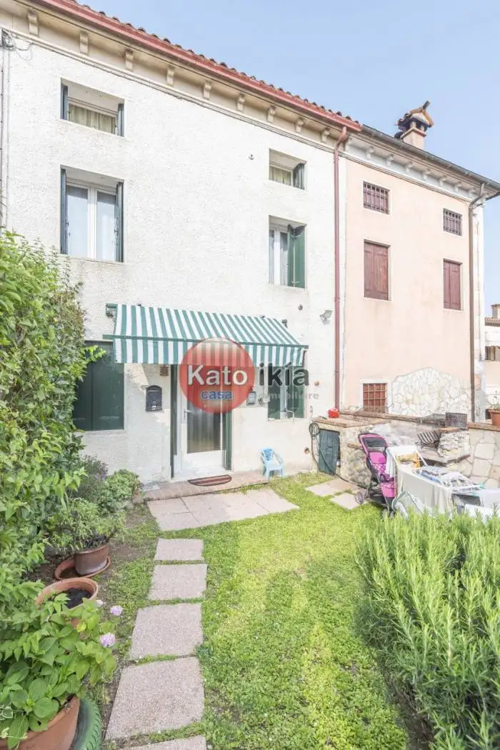 Villetta a schiera in vendita a Zovencedo