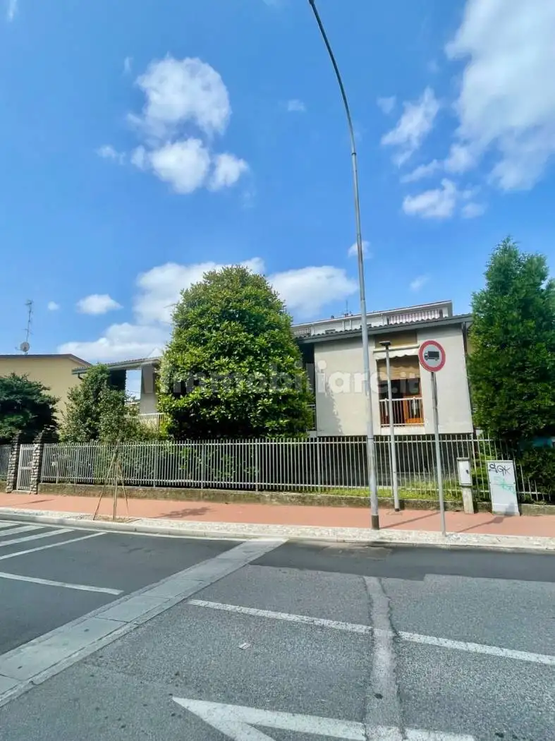 Villa unifamiliare via Don Giovanni Minzoni 35, Burago di Molgora - foto 2