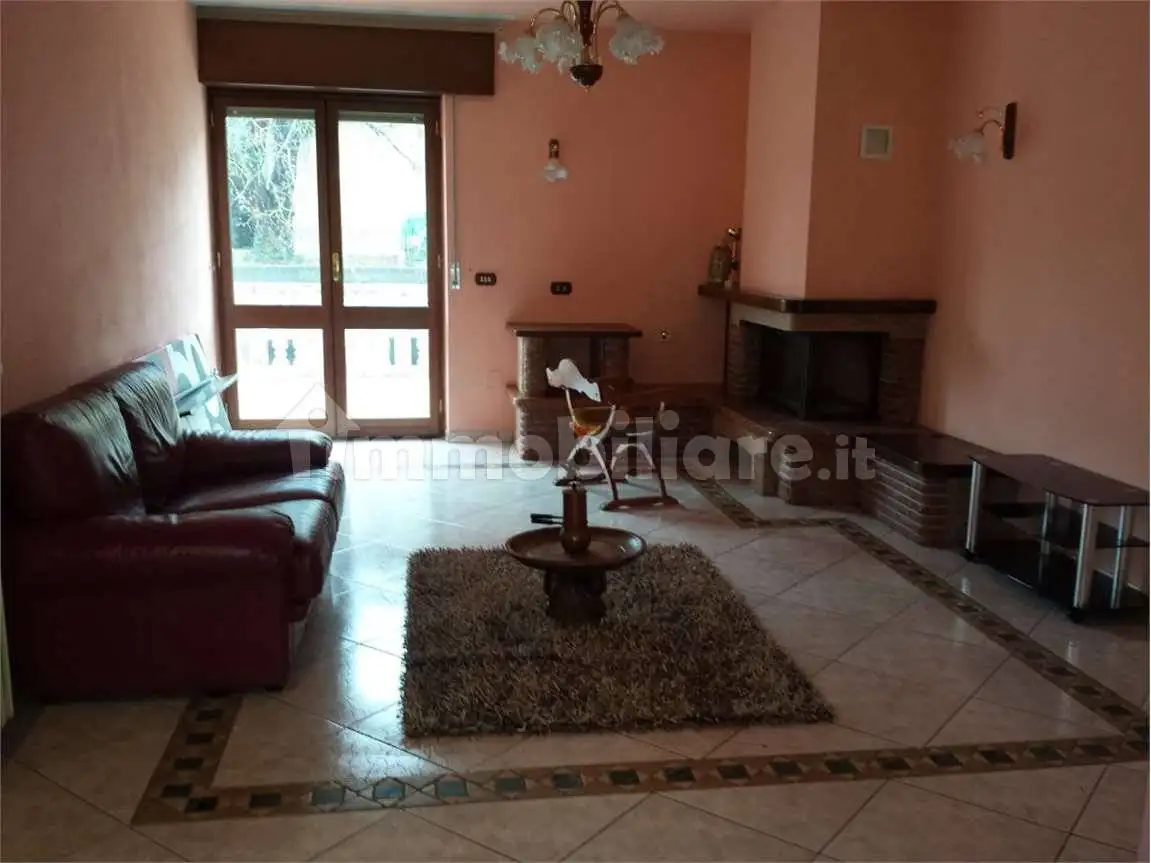 Appartamento in vendita a Lesegno